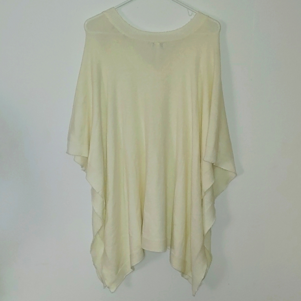 Modena Poncho - Picture 5 of 6